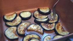 Острая закуска из баклажанов с помидорами