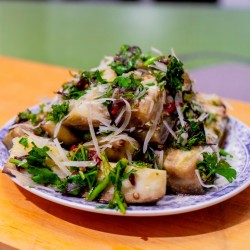 Острая закуска из маринованных баклажанов с сыром