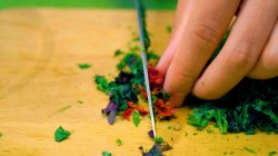 Острая закуска из маринованных баклажанов с сыром