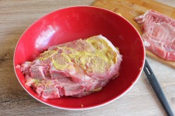 название картинки Отбивные из мяса свинины в духовке