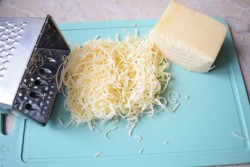 Отбивные с помидором и сыром в духовке