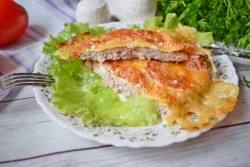 Отбивные с помидором и сыром в духовке
