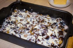 название картинки Новогодние отбивные с сыром и грибами в духовке куриные