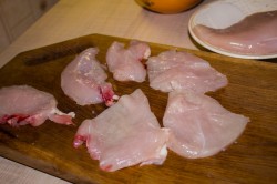 название картинки Новогодние отбивные с сыром и грибами в духовке куриные