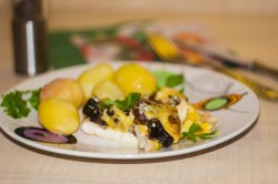 название картинки Новогодние отбивные с сыром и грибами в духовке куриные