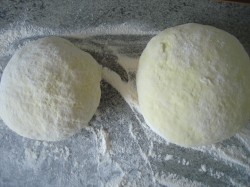 Открытый дрожжевой пирог с абрикосовым вареньем - шаг 4