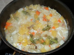 Овощи тушеные в сметане - шаг 8 Овощи тушеные в сметане - шаг 8