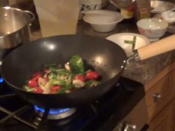 название картинки Вок с овощами и грибами