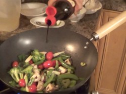 название картинки Вок с овощами и грибами