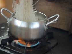 Овощная куриная лапша вок - шаг 13 Овощная куриная лапша вок - шаг 13