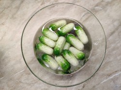 Огурцы с помидорами на зиму маринованные. Овощное ассорти