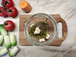 Огурцы с помидорами на зиму маринованные. Овощное ассорти