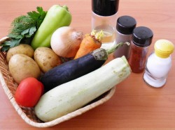 Овощное рагу: кабачки, баклажаны, картофель