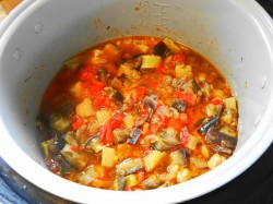 Овощное рагу с баклажанами в мультиварке