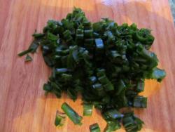 Овощной салат из пекинской капусты с огурцом