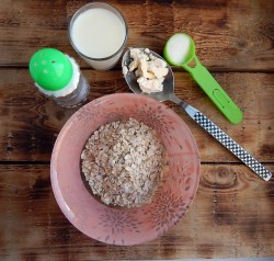 Овсянка в микроволновке на молоке