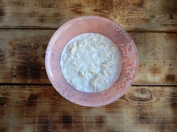 Овсянка в микроволновке на молоке