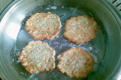 Овсяные блины с чесноком - шаг 11 Овсяные блины с чесноком - шаг 11