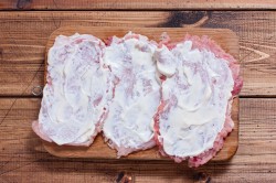 название картинки Мясные пальчики из свинины на сковороде