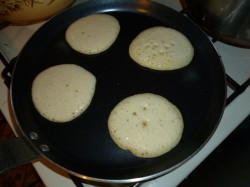 Панкейки на молоке с разрыхлителем классически