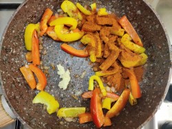 название картинки Паприкаш по венгерски