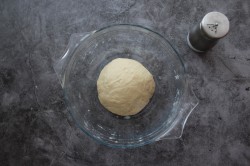 название картинки Паровые булочки бао с рыбной котлетой и салатом из спаржи