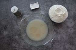 название картинки Паровые булочки бао с рыбной котлетой и салатом из спаржи