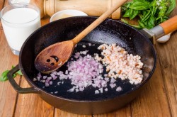 Паста фетучини с курицей в сливочном соусе