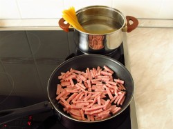 название картинки Паста карбонара с ветчиной и сливками