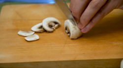 название картинки Паста спагетти с шампиньонами и твердым сыром пармезан