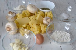 название картинки Паста фетучини с грибами в сливочном соусе