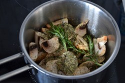 название картинки Паста фетучини с грибами в сливочном соусе