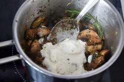 название картинки Паста фетучини с грибами в сливочном соусе