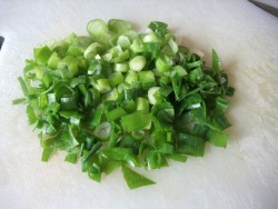 Паста с креветками и зеленым луком - шаг 2