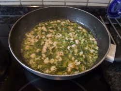 Паста с креветками и зеленым луком - шаг 8