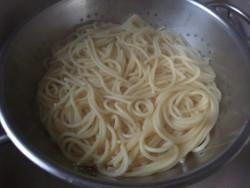 Паста с креветками и зеленым луком - шаг 9