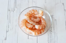 Паста с соусом песто и креветками