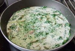 название картинки Паста со шпинатом в сливочном соусе