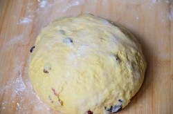 Пасхальная булка с изюмом - шаг 13 Пасхальная булка с изюмом - шаг 13