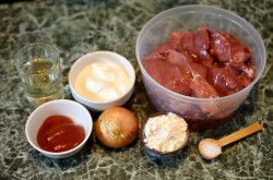 название картинки Печень по строгановски классический