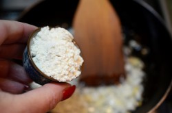 название картинки Печень по строгановски классический