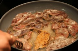 название картинки Печень говядины с луком и яблоками