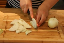 название картинки Печень говядины с луком и яблоками
