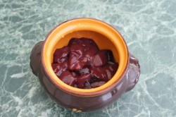 название картинки Печень в горшочках по-русски