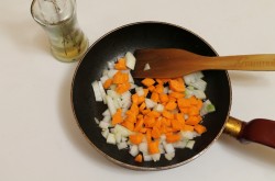 Печень с морковью и сметаной