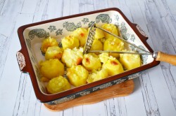 название картинки Печеная картошка в духовке