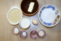 название картинки Хрустящее песочное печенье с кунжутом