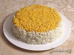 Печеночный торт с морковкой и луком