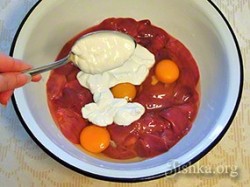 Печеночный торт с морковкой и луком