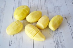 Печеный картофель в духовке